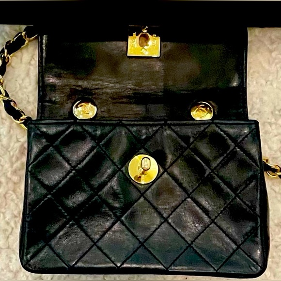 Vintage Chanel Mini - Picture 2 of 5